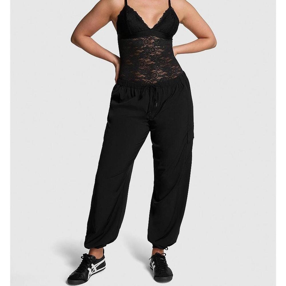 Victorias Secret PINK Tech Stretch Black Cargo Pants Size Medium